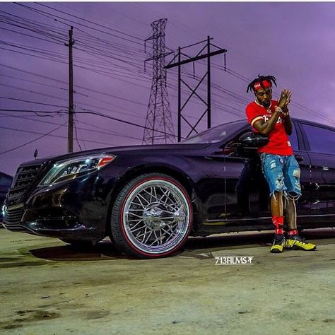 It’s a Texas thang 🤘 Houston rapper Sauce Walka has changed the game with the new Vogue Red stripe and Texan Wire Wheels on his Maybach ⭕️ We love it... let us know what you think! #SauceWalka | #Houston | #Texas #TexanWireWheels | #VogueTyres | #Vogues Houston Slabs Cars, Swangas Cars, Houston Rappers, Sauce Walka, 1961 Chevy Impala, Slab City, Wire Wheels, Abu Dhabi Grand Prix, Candy Paint