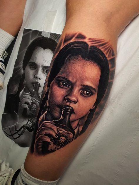 Wensday Adams Tattoo Design, The Addams Family Tattoo Ideas, Thing Tattoo Wednesday, Thing Tattoo Addams Family, Wednesday Addams Portrait Tattoo, Wednesday Addams Tattoo, Horror Movie Tattoos, Movie Tattoos, Black Ink Tattoos