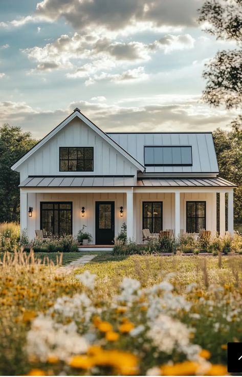 Country House Exteriors, Modern Barndominium Interior, Single Story Modern Farmhouse, Barndominium Interior Ideas, Single Story Farmhouse, American Country House, Barndominium Interior, Modern Barndominium, Minimalist Garden