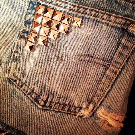 Studded Pants, Stud Clothing, Unique Jeans, Jean Short Outfits, Custom Jeans, Studded Denim, Studded Jeans, Jean Pockets, Small Design