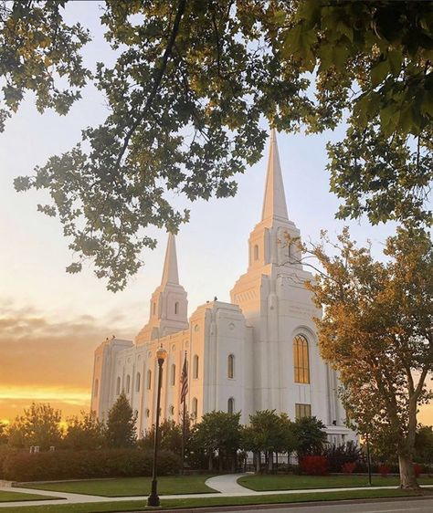 Mormon Aesthetic, Brigham City Temple, Ctr Ring, Brigham City Utah, Lds Temple Art, Lds Temple Pictures, The Gospel Of Jesus Christ, Lds Scriptures, Lds General Conference