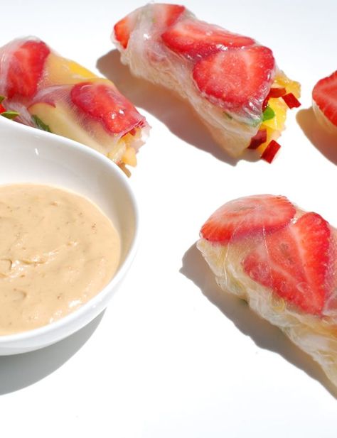 Fruit Spring Rolls, Butter Dipping Sauce, Easy Healthy Snacks, Fruit Roll Ups, Rachel Ray, The Rachel, Fun Snacks For Kids, Healthy Snacks Easy, Roll Ups