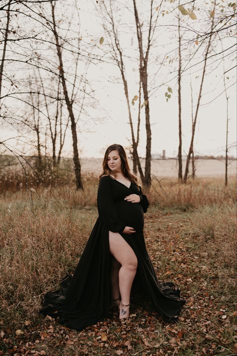 Goth Maternity Photos, Dark Maternity Shoot, Goth Maternity Shoot, Gothic Maternity Shoot, Witchy Maternity Photos, Halloween Maternity Photoshoot, Black Dress Maternity Pictures, Maturity Pictures, Maternity Boho