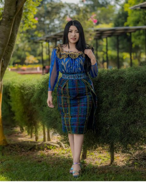 Guatemalan Outfit Ideas, Guatemalan Clothing, Guatemala Women, Iraqi People, Book Ideas, Office Outfits, Guatemala, Womens Dresses, Anime