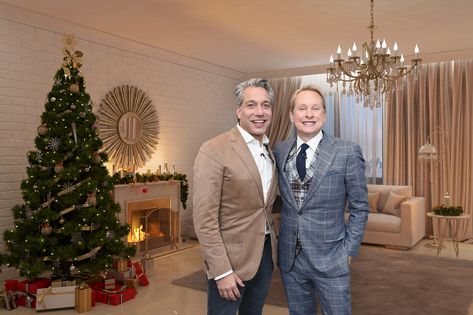 Carson Kressley and Thom Filicia Swear by These 5 Holiday Decorating Tips Carson Kressley, Thom Filicia, Bar Cart Styling, Host Gifts, Holiday Decorating, Interior Ideas, Decorating Tips, Coral, House Design