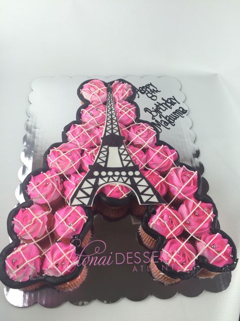 Paris Theme Cupcakes, Paris Cupcake Ideas, Paris Cupcakes, Valentines Cakes, Eiffel Tower Cake, Paris Themed Birthday Party, Tower Cake, Welcome To Paris, Paris Cakes