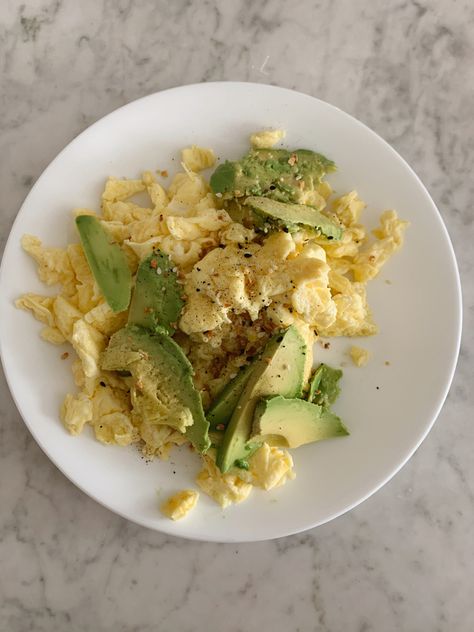 #eggs #breakfast #lunch #breakfastideas #yummy #avacadotoast Healthy Breakfast Aesthetic Eggs, Avacado And Eggs, Egg And Avocado Breakfast, Eggs Aesthetic, Healthy Food Plate, Eggs And Avocado, Eggs Breakfast, Whole Food Diet, Breakfast Plate