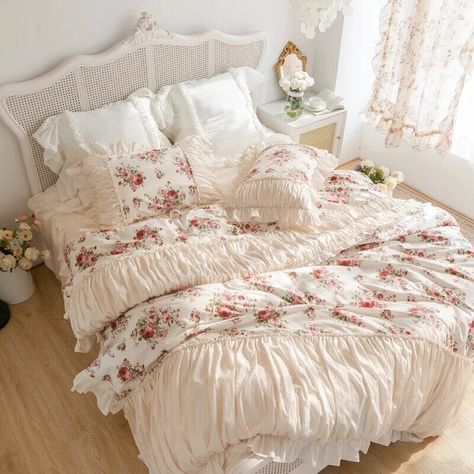 Product Description Twin Size 1pc Duvet cover: 150x200 cm         /59x79 inch 1pc Bed Skirt : 120x200+40 cm   /49x79inch+15.7 inch 1pc Pillowcase :48 x 74 cm           /19x29inch Full Size 1pc Duvet cover: 200x230 cm       /79x90inch 1pc Bed Skirt : 150x200+45 cm   /58x79+17.7inch 2pcs Pillowcases :48 x 74 cm       /19x29 inch   Queen Size 1pc Duvet cover:200x230 cm         /79x90inch 1pc Bed Skirt : 180x200+45 cm    /71x79inch+17.7inch 2pcs Pillowcases  :48 x 75 cm        /19x29inch King Size 1 Princess Duvet Cover, Round Mattress Aesthetic, Cottage Core Bedroom Rug, Vintage Bed Covers, Angelcore Bedroom, Cute Bedding Aesthetic, Dreamy Bedrooms Aesthetic, Cottage Core Bed, Romantic Bedding Sets