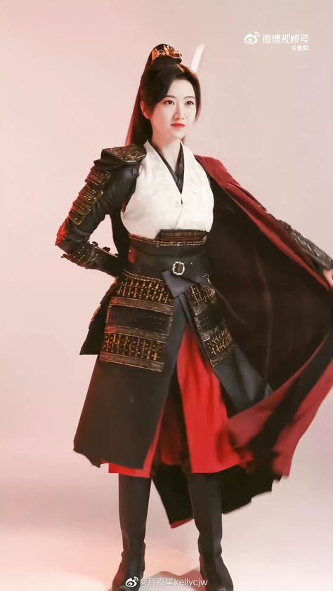 Samurai Clothing, Chinese Armor, Female Samurai, Chinese Warrior, Post Apocalyptic Fashion, Warrior Outfit, Apocalyptic Fashion, Artist Outfit, Chinese Clothing