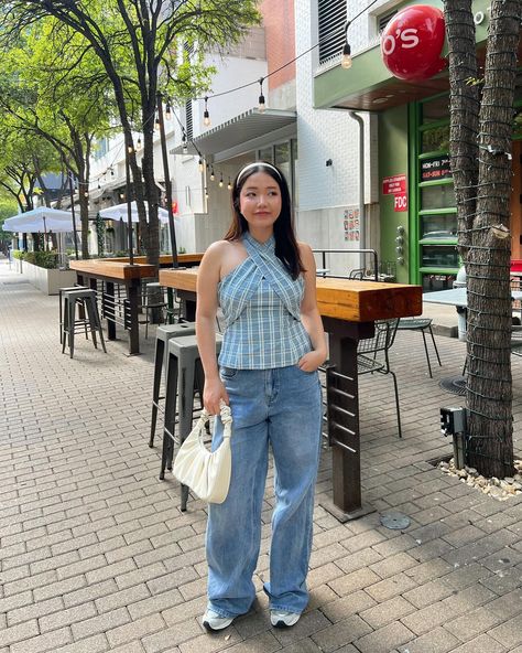 come take a stroll with me 🏙️ 🔗 outfit details are on my LTK . casual style city stroll outfit inspo spring style outfit outfit ideas #springoutfit #springstyle #springfashion #casualstyle #casualoutfit Stroll Outfit, Outfit Inspo Spring, Spring Fashion Outfits, Spring Style, Outfit Details, Spring Outfit, Casual Style, Spring Fashion, Take A