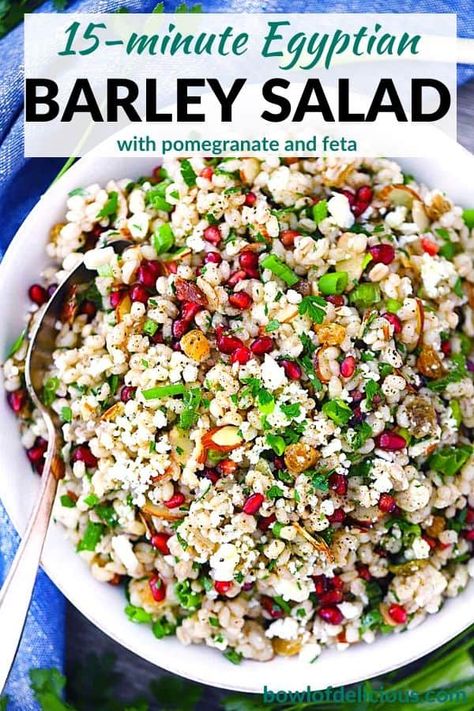 Mediterranean Recipe, Salad With Pomegranate, Brain Healthy Foods, Barley Recipe, Barley Salad, Vegetarian Sides, Vegan Salad, Easy Baking Recipes, Salad Ingredients