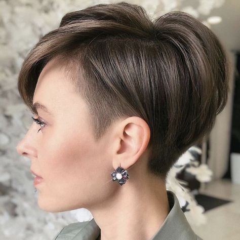 Volume Haircut, Cute Pixie Cuts, Long Layered Cuts, Pixie Cut With Bangs, Fall Hair Cuts, Curly Pixie, Short Layered Haircuts, Pixie Styles, Penteado Cabelo Curto