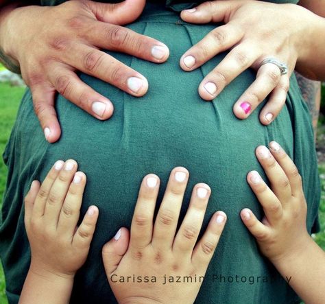 My Family Maternity Picture Idea I got from here! Love it!! Funny Family Maternity Pictures, Fun Maternity Shoot Ideas, Family Maternity Pictures With Siblings, Baby Belly Pictures, Belly Pictures, Family Maternity Pictures, Outdoor Maternity Photos, Maternity Photography Poses Pregnancy Pics, Baby Bump Photos