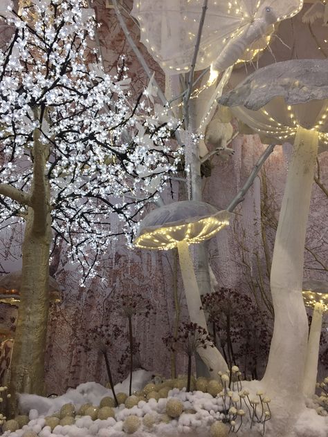 Snowy Forest Christmas Decor, Enchanted Forest Window Display, Enchanted Forest Theme Party, Forest Theme Party, Christmas Shop Window, Enchanted Tree, Enchanted Forest Theme, Winter Wonderland Decorations, Christmas Forest