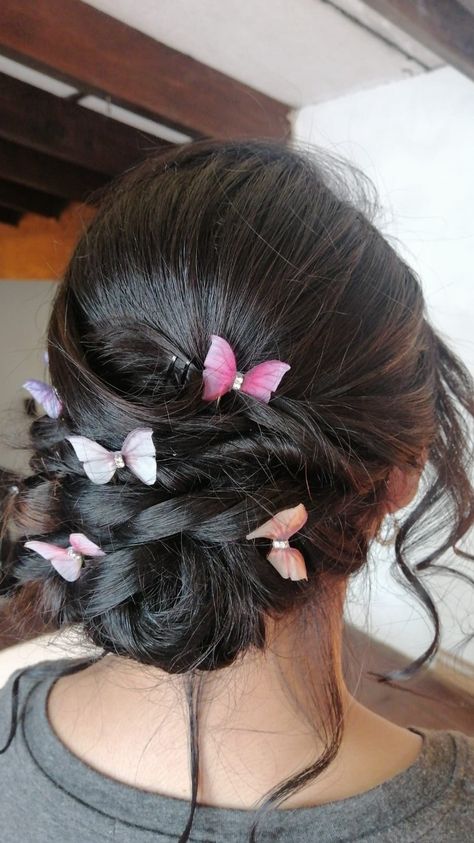 Recogido bajo para quinceañera Low Updo, Peinados Recogidos, Hair Styles, Quick Saves