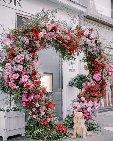 Heart Arch, Pretty Valentines, All For Love, Red Wedding Flowers, Love London, Bridal Shower Inspiration, Valentines Day Heart, Mother Wedding, Flower Arrangements Simple