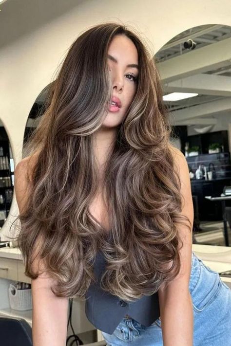 Long Layers With Curtain Bangs Balayage Long Hair, Long Hair Highlights, Korean Hairstyles, Rambut Brunette, Brown Hair Looks, Brown Hair Inspo, Brunette Hair With Highlights, Brown Hair With Blonde Highlights, Hair Color Light Brown