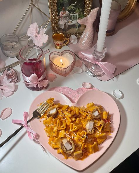 What coquette girls eat for dinner 🍽️💝 cooked barilla’s love pasta with vodka sauce and breaded chicken 🎀. @barillaus Bon Appétit 😋 ! #dinner #coquette #coquettecore #valentines #dinnerinspo #dinnerideas #vday #lovecore #love #hearts #fluentinpink #gettingsomewhere #bows #pinkaesthetic #foodie #food #foodblogger #hearts #pink #pinterest #pinterestinspired Pink Cooking Aesthetic, Coquette Dinner, Pasta With Vodka Sauce, Coquette Food, Coquette Girls, Vodka Sauce Pasta, Pink Pinterest, Girl Sleepover, Vodka Sauce