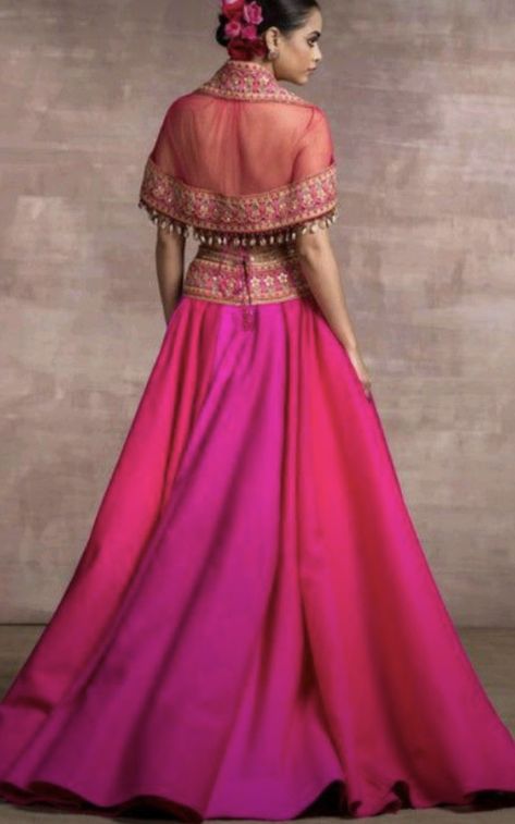 Draped Lehenga, Drape Lehenga, Blouse Yoke, Pink Cape, Tarun Tahiliani, Indian Aesthetic, Chaniya Choli, Lehenga Designs, Indian Designer Outfits