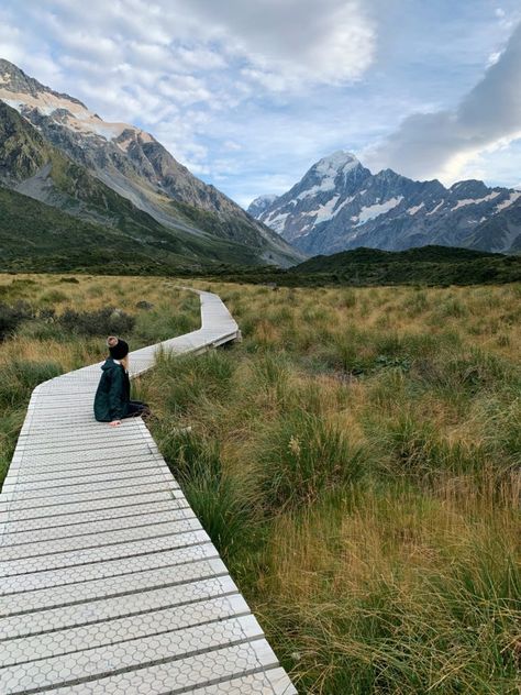 Mount Cook New Zealand, Hiking New Zealand, Aoraki Mount Cook, New Zealand Adventure, Nz Travel, Mount Cook, Visit New Zealand, Adventure Landscape, Yosemite Falls