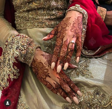 Pakistani Mehndi Designs, Wedding Henna Designs, Henna Inspo, Modern Henna Designs, Simple Henna Tattoo, Bridal Henna Designs, Latest Henna Designs, Modern Mehndi Designs, Pretty Henna Designs