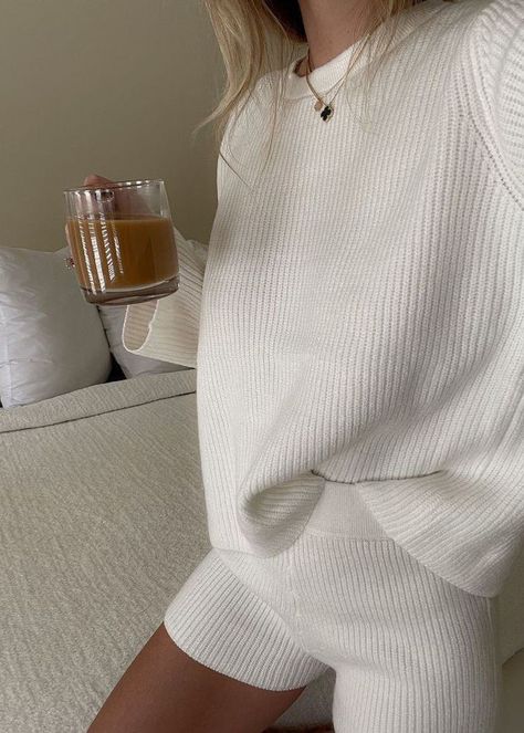 White Lounge Set, White Lounge, Lounge Outfit, Mia 3, Comfy Fashion, Home Outfit, Lounge Set, Knit Set, Mode Inspiration