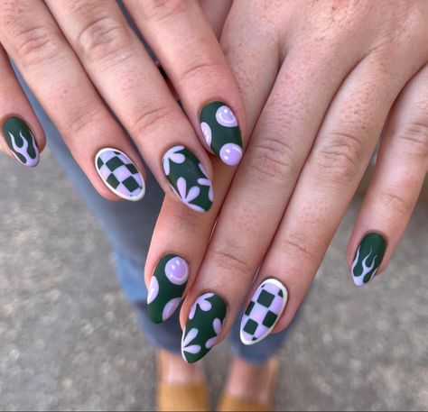 Dark Funky Nails, Spring Edgy Nails, Dark Green And Purple Nails, Nerd Nail Art, Dark Green And Pink Nails, Purple And Green Nails Design, Green Purple Nails, Purple Green Nails, Green And Purple Nails