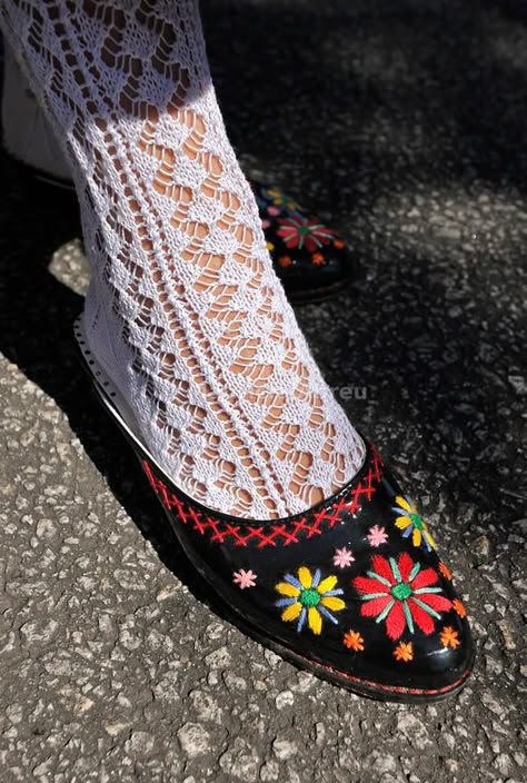 Traditional woman shoes (tamancas) made of wood, from Viana do Castelo. Portugal Portuguese Clothes, Portuguese Tattoo, Portuguese Clothing, Traditional Woman, Portuguese Wedding, Historical Shoes, Portuguese Culture, Visit Portugal, Woman Shoes