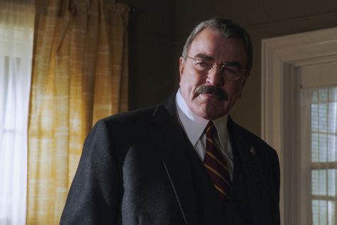 CBS The Reagan family, led by Tom Selleck's character NYPD Commissioner Frank Reagan, has won the hearts of countless fans through CBS's Blue Bloods. With Season 14 officially on the way, viewers can't help but wonder if Selleck might be ready to say goodbye to his character after this season. Frank's role in the show is […] The post Is Tom Selleck Leaving 'Blue Bloods'? Everything Fans Need to Know About Frank Reagan's Future appeared first on Wide Open Country. Frank Reagan, Blue Bloods Tv Show, Jennifer Esposito, Bridget Moynahan, New York Police, Donnie Wahlberg, Tom Selleck, Full Show, Blue Bloods