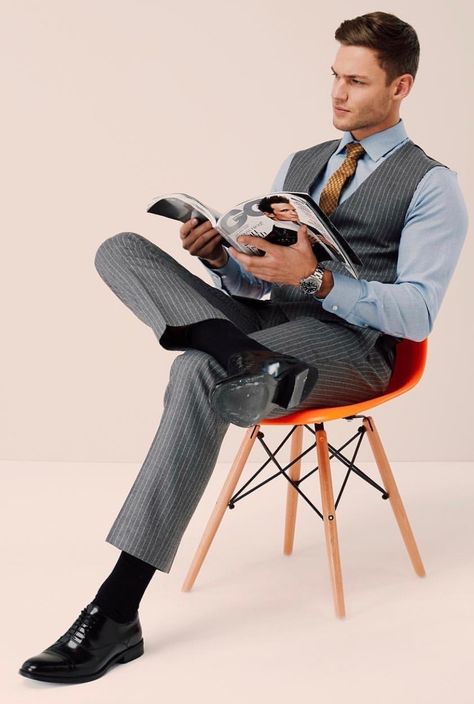 Normal Poses, Action Pose Reference, Mens Dress Socks, Sitting Poses, Man Sitting, Classy Men, Human Poses Reference, Human Poses, Fashion Suits