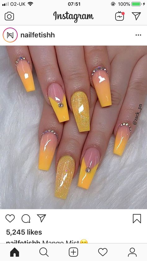 Yellow Coffin Nail Ideas, Nail 2023 Summer, Easy Summer Nails, Nail 2023, Yellow Nails Design, Nails Done, Nail Designs Glitter, Yellow Nails, Nails Coffin