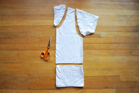 Diy Clothes Refashion No Sew, Diy Clothes Storage, Diy Clothes Refashion Videos, Diy Clothes Hangers, Altered T Shirts, Diy Clothes For Women, Diy Clothes Patterns, Clothes Upcycle, Diy Summer Clothes