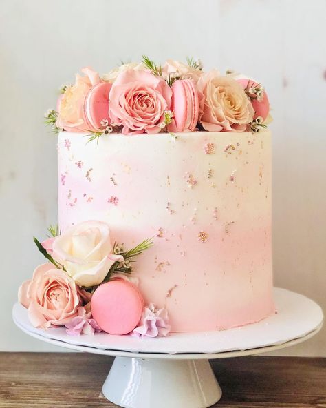 Peach Colored Cake Ideas, Pink Ombre Cake With Flowers, Pink Macaroon Cake, Cake Designs With Cupcakes, Pink Floral Cake Birthday, Pink Cake With Flowers, Pink Sweet 16 Cake, Pink Baptism Cake, Pink Cake Ideas