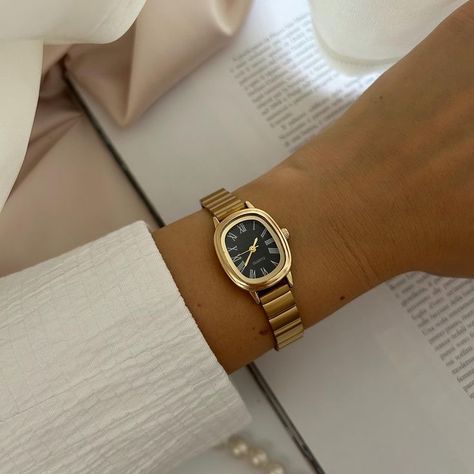 Small Golden Watch Women, Small Wrist Watch Women, Womens Watches Vintage, Gold Women’s Watch, Hand Watch Aesthetic, Dainty Watches For Women, Women’s Watch, Cute Watches For Women, Golden Watch Women