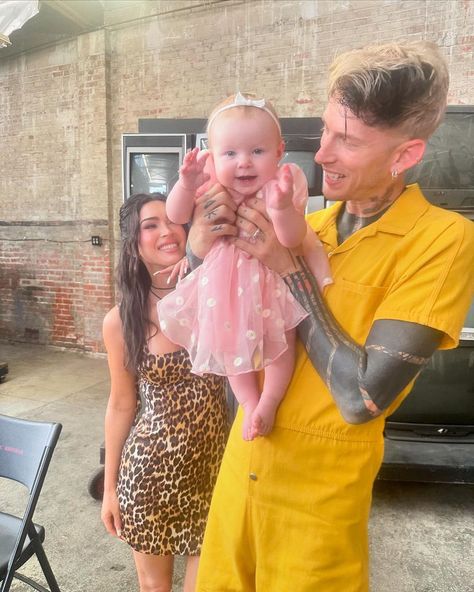 Megan And Mgk, Mgk Megan, Mgk And Megan, Hayley The Originals, Candy Man, Colson Baker, Wanna Kiss, Tommy Lee, Story Pics