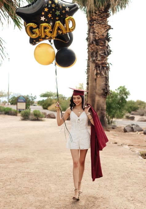 Graduation Pictures At Park, Graduation Party Ideas Aesthetic, Creative Graduation Photoshoot, Graduation Photoshoot Ideas, Graduation Picture Ideas, Papago Park, Grad Picture Ideas, Cap And Gown Pictures, College Graduation Photoshoot