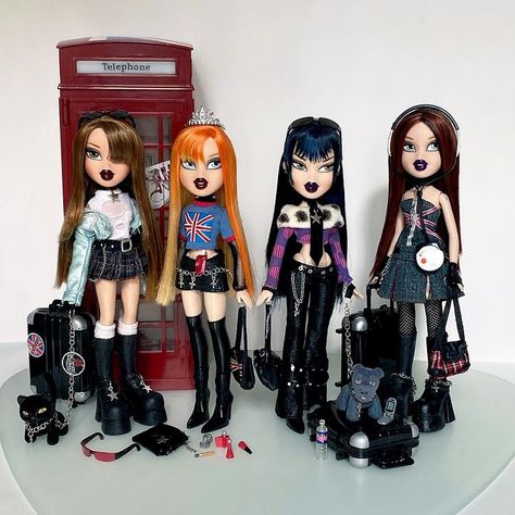 Bratz Punk Outfits, Pretty N Punk Bratz, Adria Core, Bratz Restyle, Bratz Pretty N Punk, Punk Inspired Outfits, Yasmin Bratz, Restyle Clothes, Bratz Yasmin