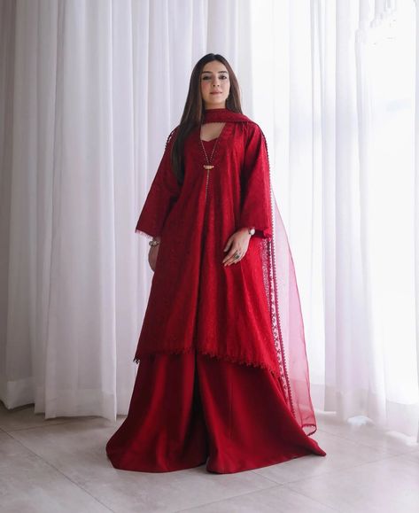 Wedding Function Dress, Occasional Outfits, Red Dress Design, Function Dress, Wedding Guest Outfit Ideas, Desi Fits, Eastern Dresses, Function Dresses, Red Wedding Dress