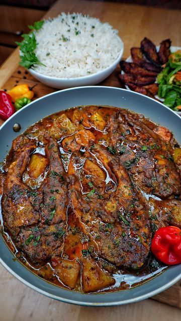 King Fish Recipe, Best Pork Chop Recipe, Snapper Recipes, Germany Frankfurt, Snapper Fish, Jamaica Food, Seafood Dish Recipes, Jamaican Curry, Potatoes And Carrots