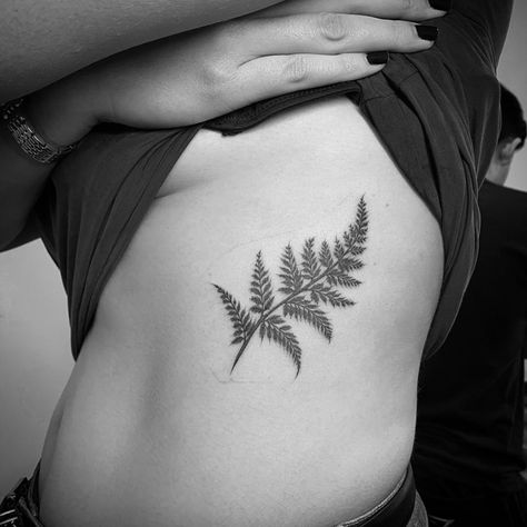 Fern Fiddlehead Tattoo, Fern Bouquet Tattoo, Fern Rib Tattoo, Fern Fine Line Tattoo, Horizontal Tattoo Ideas, Pearl Tattoo, Around Arm Tattoo, Fern Tattoo, Leaf Tattoo