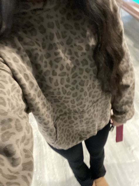 Lepors print hoodie, abercrombie, outfit ideas, trending outfit, hoodie outfit, hoodie, comfy outfits Cheetah Print Hoodie Outfit, Cheetah Hoodie, Abercrombie Hoodie, Leopard Print Hoodie, Leopard Hoodie, My Christmas Wishlist, Hoodies Aesthetic, Outfit Hoodie, Hoodie Outfit