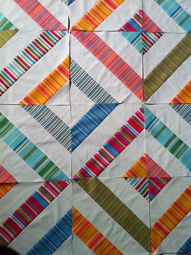 tutorial by Jenny, from the Missour.... try with Kaffe F. Stripes. Stripe Quilts, Stripe Fabrics, Summer In The Park, Missouri Star Quilt Tutorials, Missouri Quilt, Bright Quilts, Kaffe Fassett Quilts, Missouri Star Quilt Company, Quilt Modernen