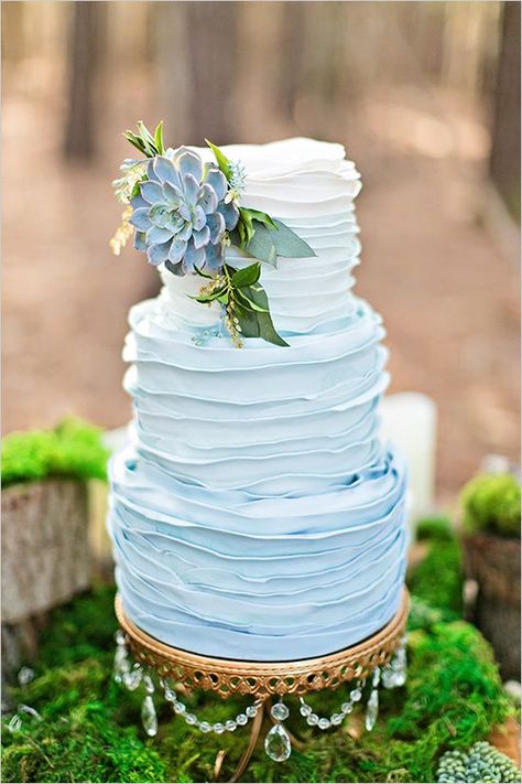 Frosting Ideas, Blue Wedding Cake, Chandelier Cake, Ruffle Wedding Cake, Cactus Cake, Blue And White Wedding, Cake Stand Set, Buttercream Wedding Cake, Wedding Cakes Blue