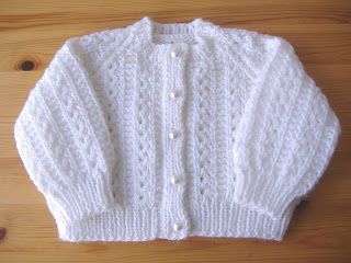 Free Knitting Patterns Uk, Baby Cardigan Knitting Pattern Free, Cardigan Bebe, Baby Cardigan Pattern, Baby Sweater Patterns, Baby Sweater Knitting Pattern, Knitted Baby Cardigan, Knit Baby Sweaters