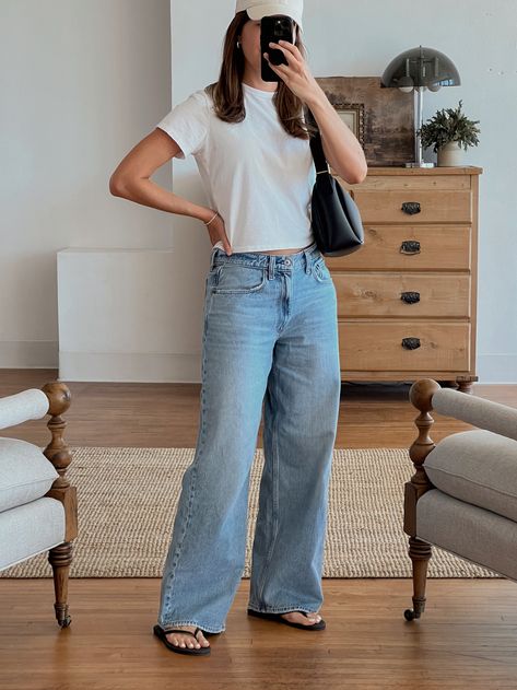 My favorite jeans are 25% off — it’s Abercrombie’s Fall Denim Event! Abercrombie Mom Jeans Outfit, Loose Jeans Outfit, Agolde Jeans, Abercrombie Jeans, Fall Denim, Loose Jeans, Weekend Style, Jeans Outfit, Slim Pants