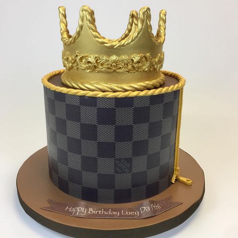 Lv Cake For Men, Cake For Guys, Louis Vuitton Birthday, 21 Cake, Louis Vuitton Cake, Cake In A Cup, Cake Happy Birthday, Champagne Birthday, Crown King