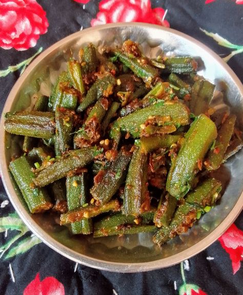 Ingredients 1.Half kg bhindi 2.two tablespoons oil 3.half tablespoons Fenugreek seed 4.two bay leaf 5.one spoon ginger garlic & green chilli pest 6.two medium size onion 7.one spoon coriander powder 8.half tablespoons turmaric power 9.salt 10.one spoon garm masala 11. Half tablespoons red chilli powder Bhindi Fry, Fenugreek Seed, Red Chilli Powder, Powder Recipe, Fenugreek Seeds, Coriander Powder, Bay Leaf, Green Chilli, Red Chilli