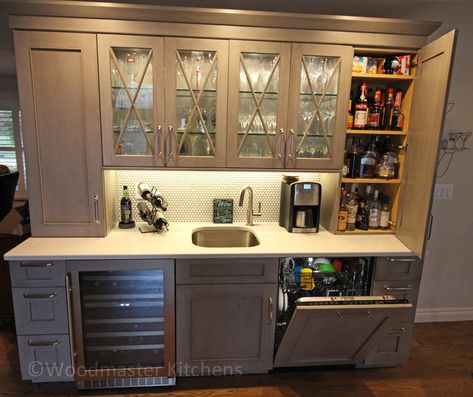 Mini Bar Ideas For Home Living Rooms, Beverage Center In Kitchen, Seating Area In Kitchen, Beverage Station Kitchen, Kitchen Beverage Center, Galley Workstation, Ugly Bathroom, Drinks Station, Craftsman Style Kitchen