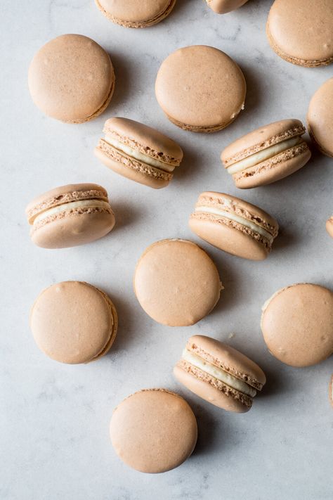 Salted Caramel Macarons — Flourishing Foodie Macarons Salted Caramel, Salted Caramel Macarons Recipe, Salted Caramel Macarons, Caramel Macarons, Macaroon Recipes, Ice Cream Photos, Macaron Recipe, Homemade Caramel, Tasty Food