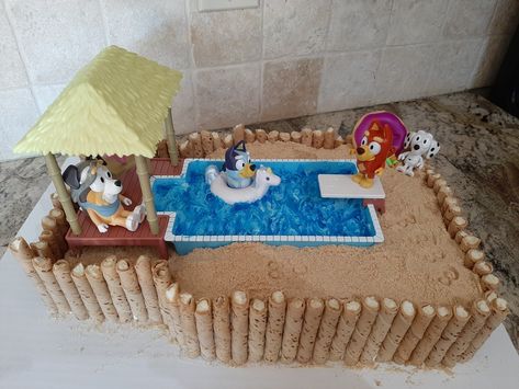 Bluey Beach Cake, Beach Cake Ideas, Bluey Birthday Cake, Swimming Pool Cake, Sophia Cake, Beach Theme Birthday, Pool Party Cakes, Pool Cake, Beach Cake